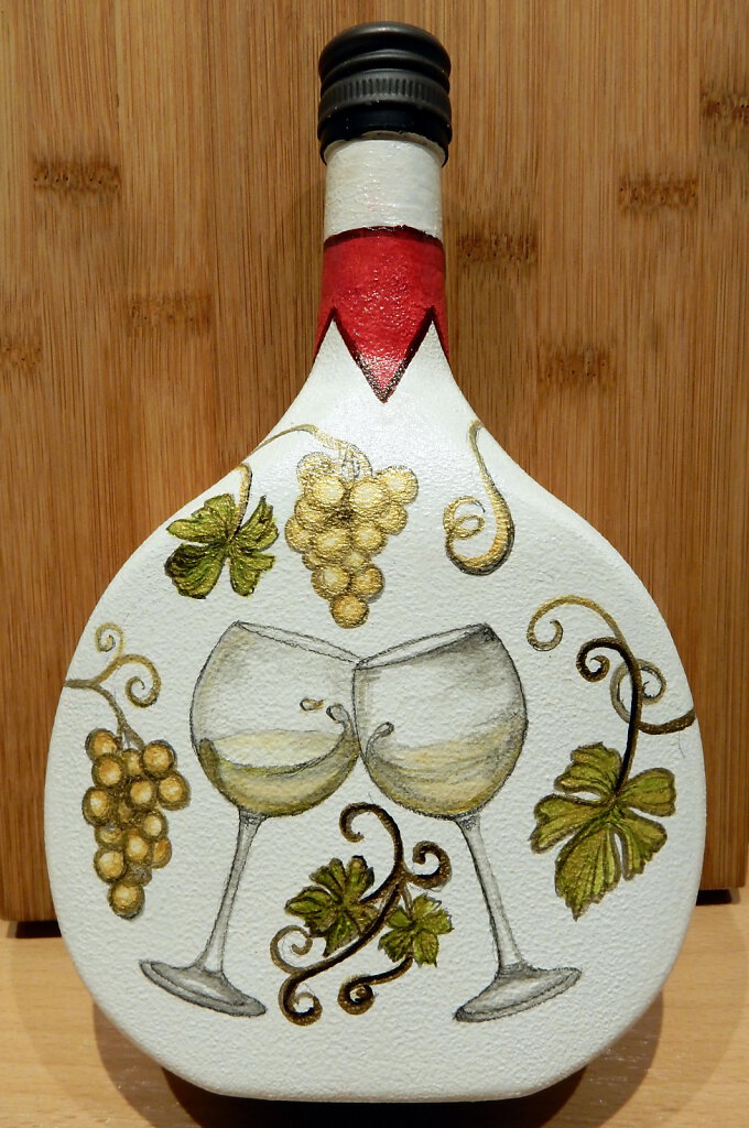 41-Bocksbeutel-mit-Wappen-von-Kleinlangheim-2.JPG