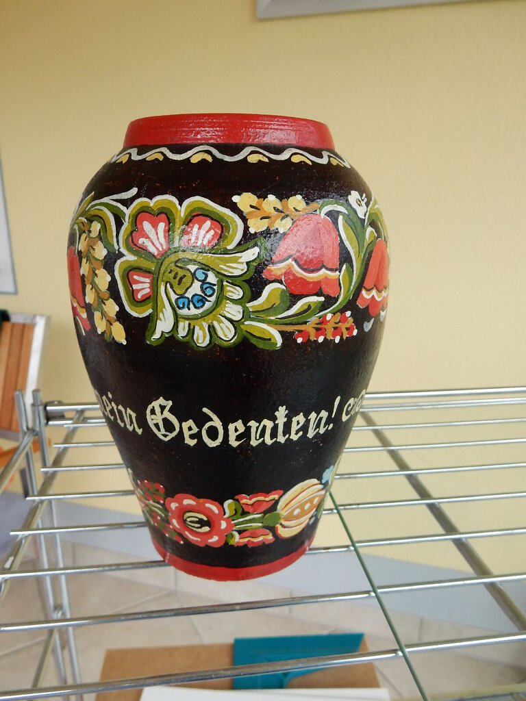 Vase-aus-Steingut JPG